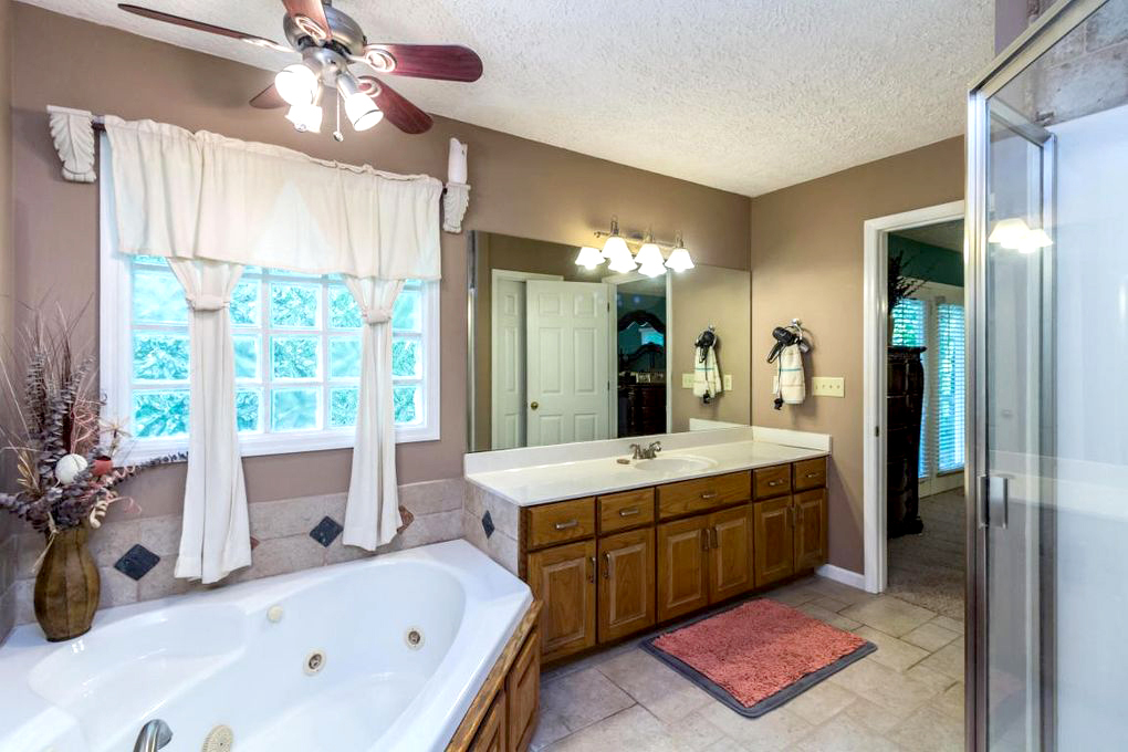 Bathroom-Window-Curtain-Classic Elegance