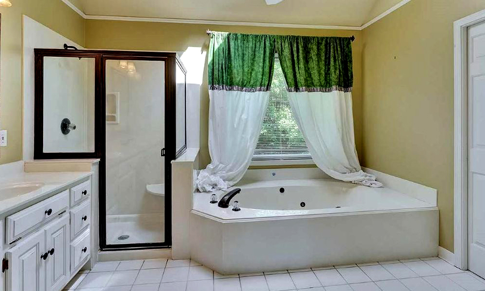 Bathroom-Window-Curtain-Emerald Allure
