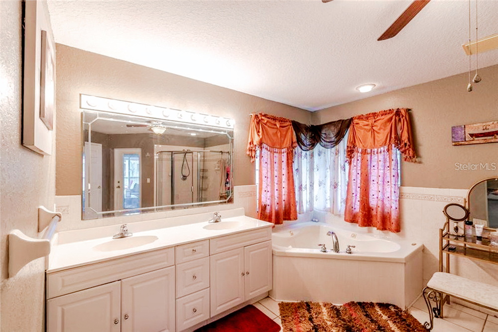 Bathroom-Window-Curtain-Victorian Elegance