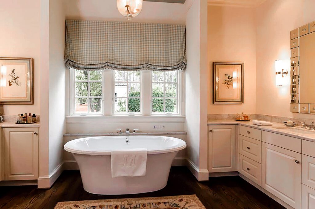 Bathroom-Window-Gingham Grace Valance