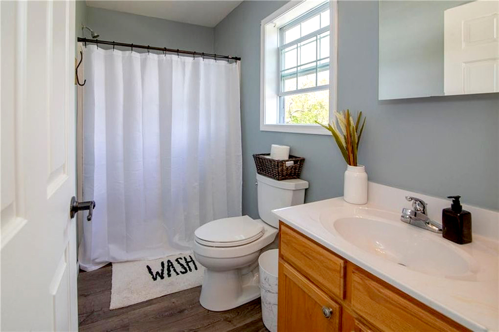 Bathroom-with-Microfiber Curtains