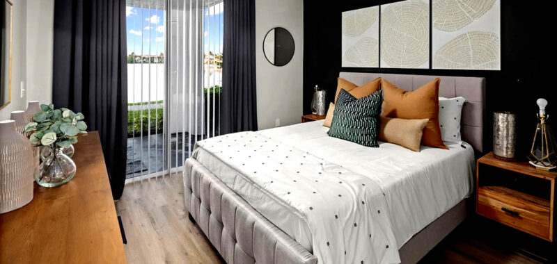 Elegant Bedroom Designs With Black Curtains