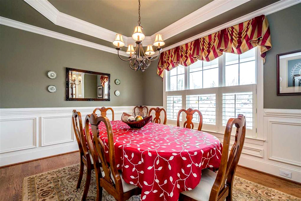 Dining-Room-Valances-Regal Red