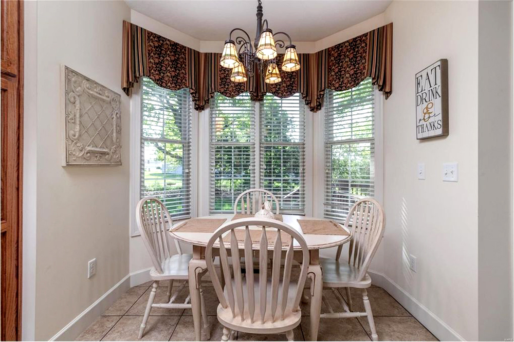 Dining-Room-Valances-Vintage Elegance