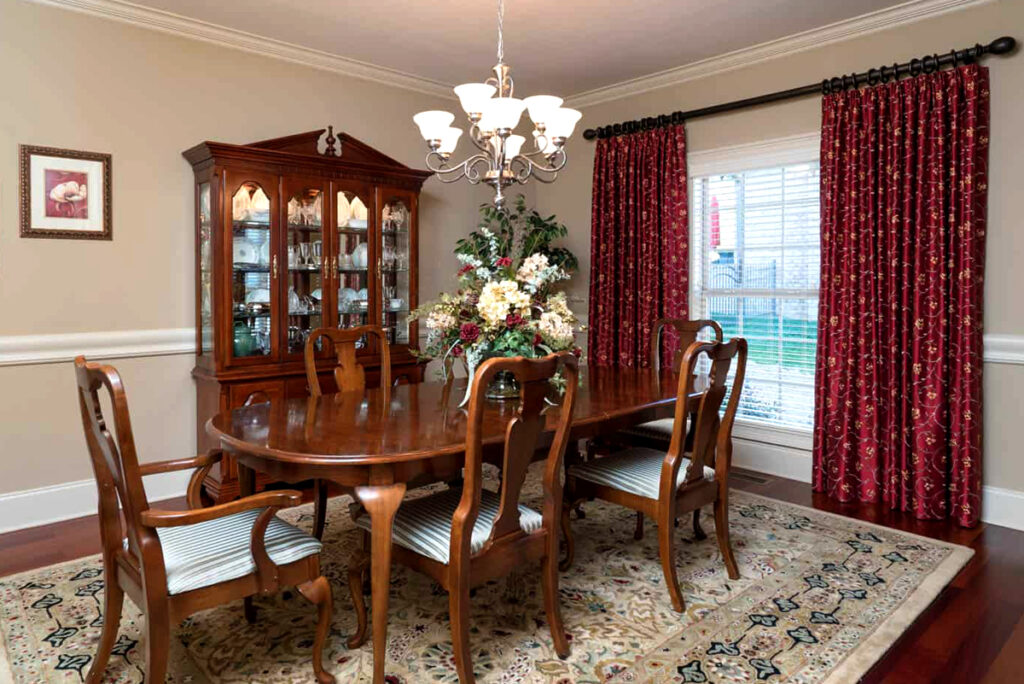 Dining-Room-with Burgundy Curtains