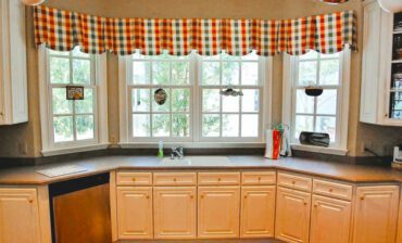 Curtain Ideas for Bay Windows in the Kitchen