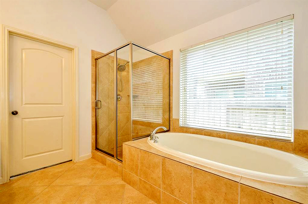 blinds in bathroom window